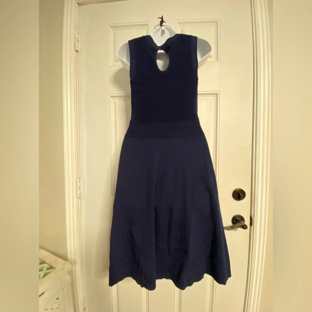 T34a- MICHAEL KORS Navy Keyhole Heavy Knit Fit & Flare Sweater Dress - Picture 8 of 9